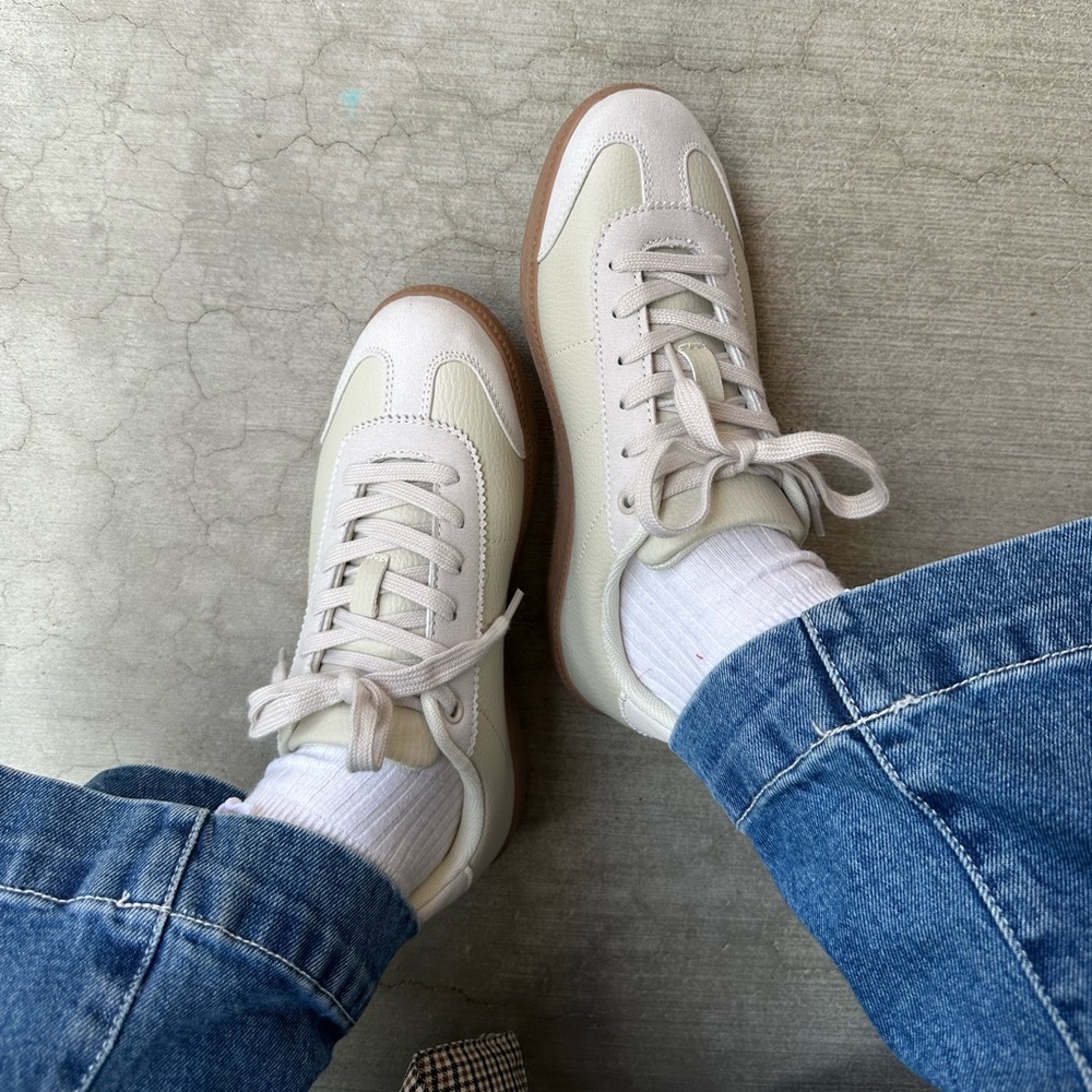 NWT Sneaker